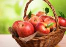 Ar galima valgyti obuolius žindant kūdikį?