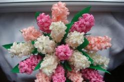 გოფრირებული ქაღალდისგან დამზადებული წვრილმანი ყვავილები: მარტივი მასტერკლასები