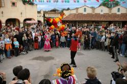 Quinceañera - perayaan membesar di Amerika Latin Warna-warni karnival Amerika Latin
