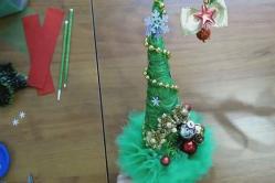 Faça uma árvore de Natal no jardim de infância