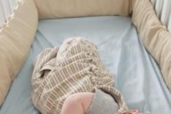 چرا کودک در گهواره خود نمی خوابد؟